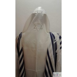 Embroidery Magen David on the back of the Tallit
