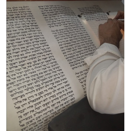 Authentic Sefer Torah Scroll – Fast Shipping & Quality Guarantee