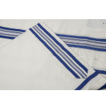 טלית תשבץ כחול כהה עם פס זהב