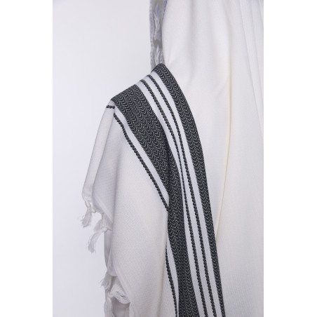Tallit Gadol Od Yoter Tov negro